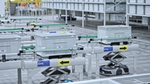 Vom WEF Global Lighthouse Network anerkannte Unilever-Produktionslinie mit effizienter robotergestützter Warenförderung.
